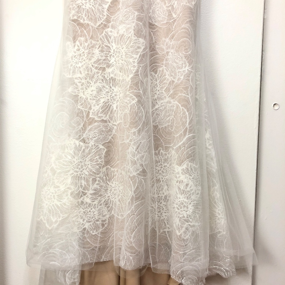 Vera Wang Bridal Olympia 110515 Silk Tulle & Chantilly Lace Gown - Picture 5 of 12